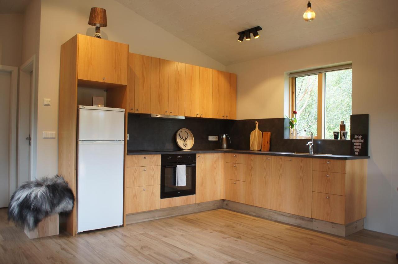 Asholl Guesthouse - Farmstay Akureyri Ngoại thất bức ảnh
